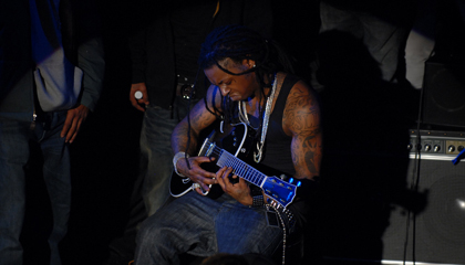 lil-wayne-picture-playing-guitar