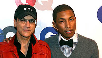 78007764SJ044_GQ_Celebrates