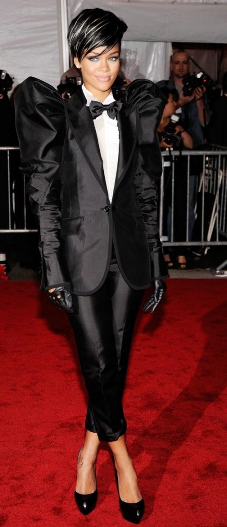 rihanna-met-costume-institute-gala-2009-02
