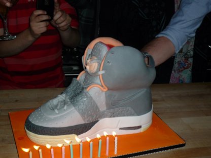 kanye-cake