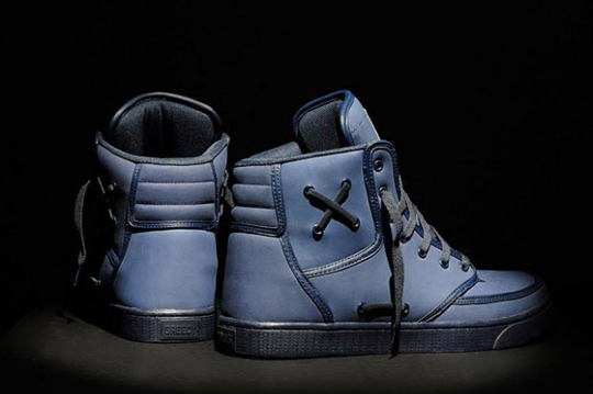 greedy-genius-ocean-runner-blue-4-600x412