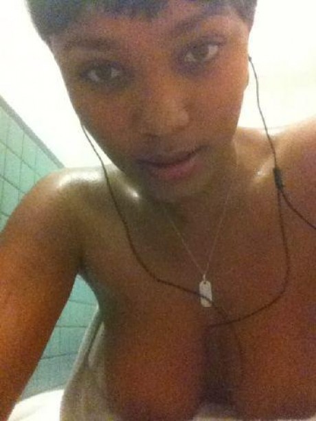 teairra-maris-breasts-icedotcom-e1293205430318 teairra-maris-breasts-icedotcom-e1293205430318