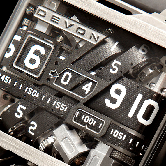 devon-tread-1-watch-02