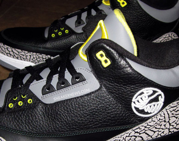 air-jordan-iii-oregon-pit-crew-matt-knight-madness-raffle-1