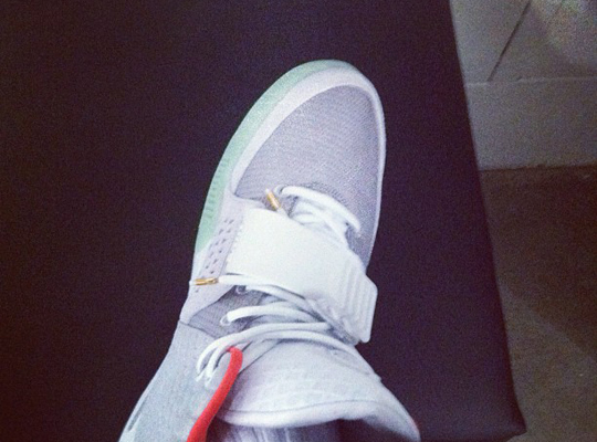 nike-air-yeezy-2-grey-0 nike-air-yeezy-2-grey-0